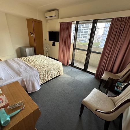Chian Huei Business Hotel Taipei Bagian luar foto
