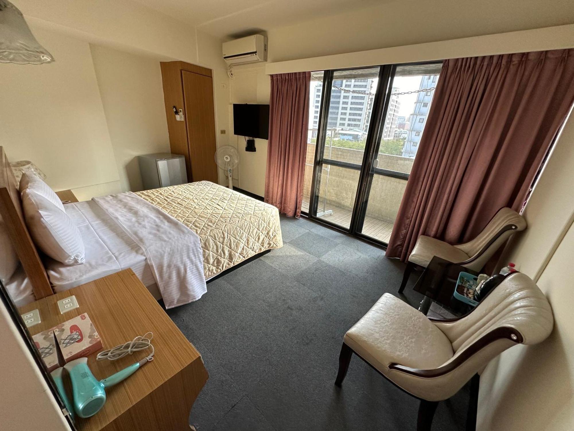 Chian Huei Business Hotel Taipei Bagian luar foto
