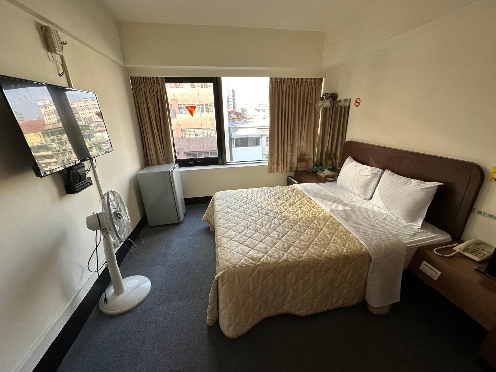 Chian Huei Business Hotel Taipei Bagian luar foto