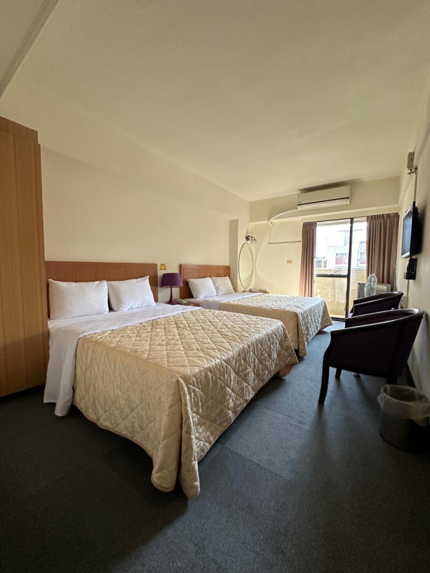 Chian Huei Business Hotel Taipei Bagian luar foto