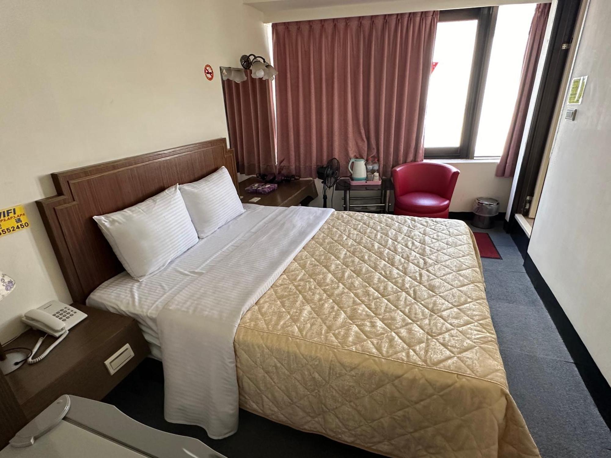 Chian Huei Business Hotel Taipei Bagian luar foto