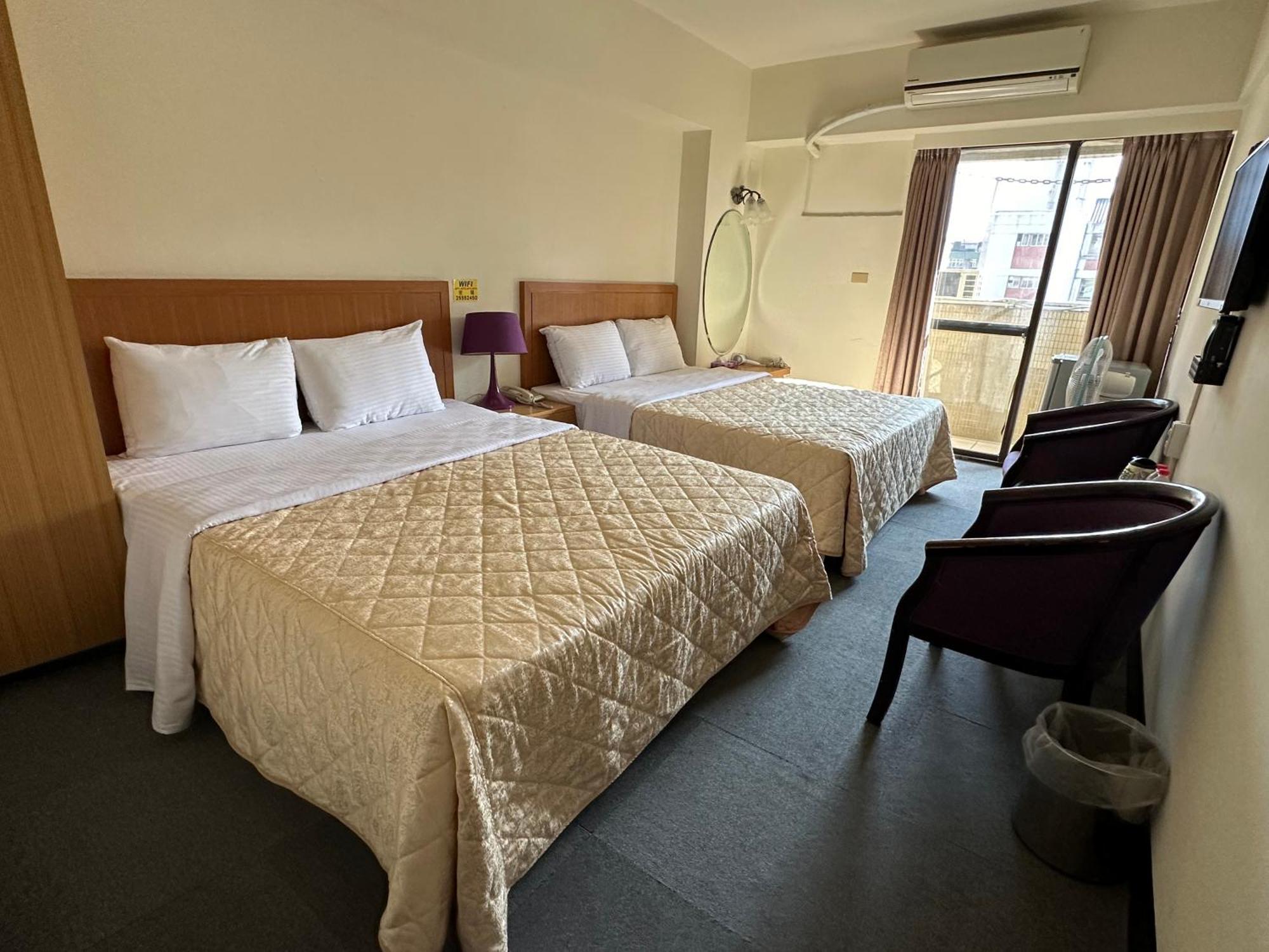 Chian Huei Business Hotel Taipei Bagian luar foto