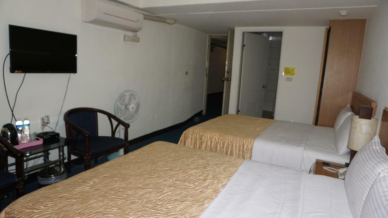 Chian Huei Business Hotel Taipei Bagian luar foto
