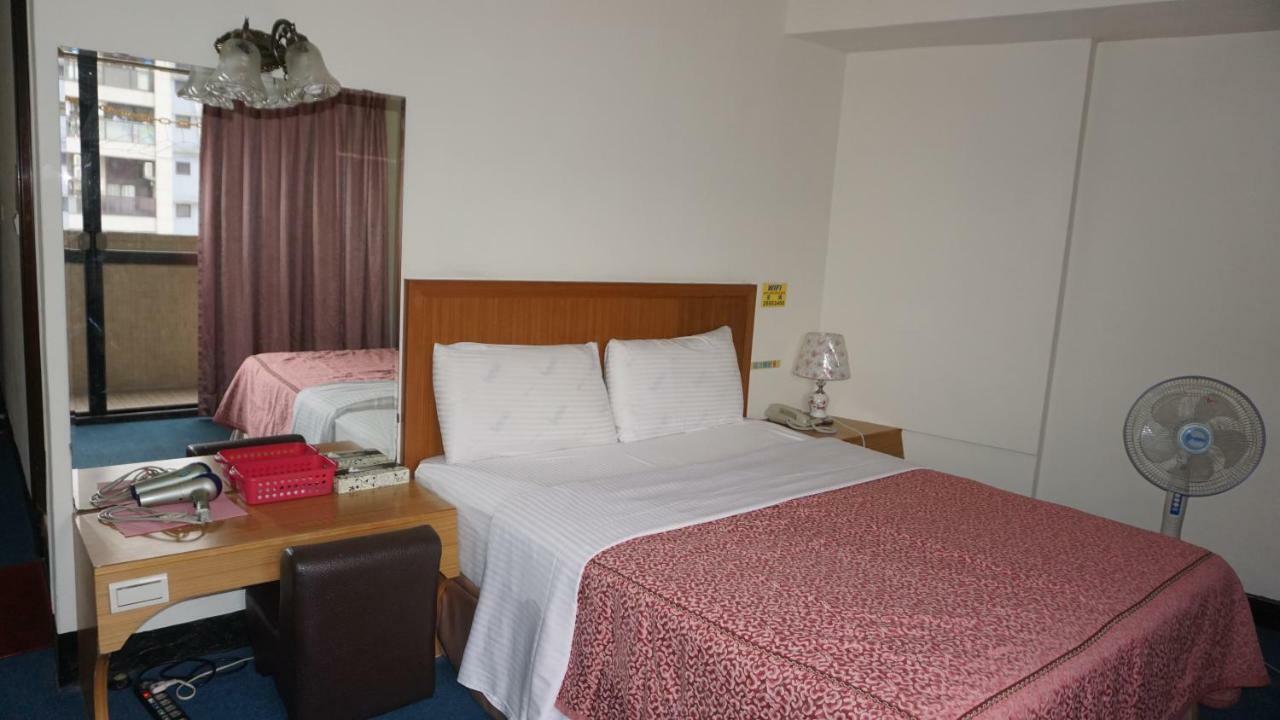 Chian Huei Business Hotel Taipei Bagian luar foto
