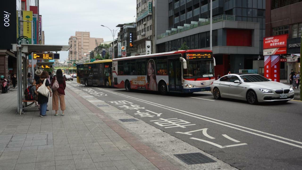Chian Huei Business Hotel Taipei Bagian luar foto