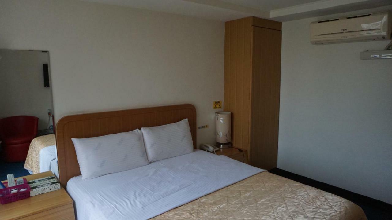 Chian Huei Business Hotel Taipei Bagian luar foto